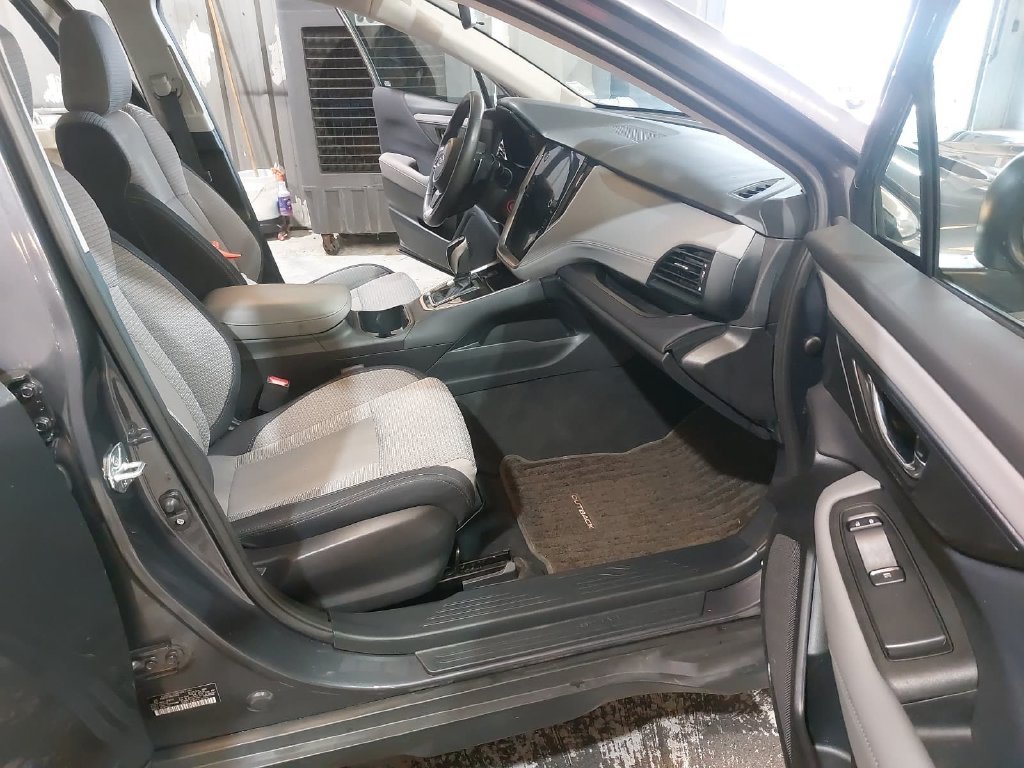 Used 2024 Subaru Outback Premium AWD/4WD image 10