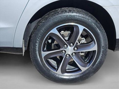 Used 2020 Buick Enclave Essence w/ Sport Touring Edition image 9