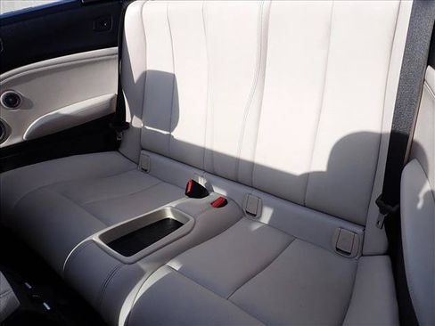 Used 2017 BMW 230i Convertible RWD image 8