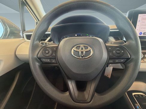 Used 2025 Toyota Corolla LE image 14