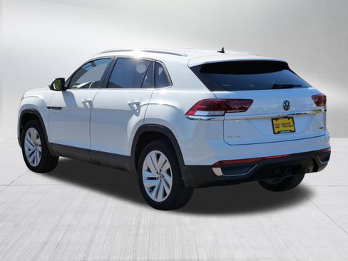 Certified 2022 Volkswagen Atlas Cross Sport SE image 5