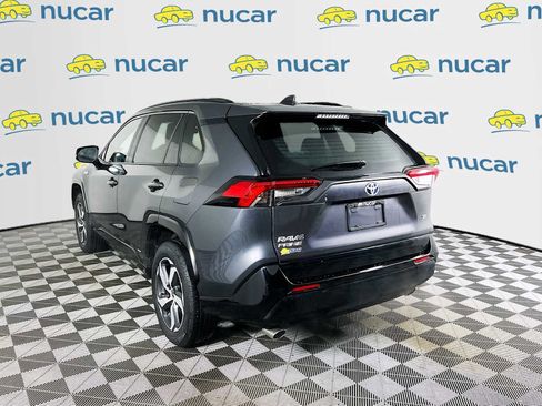 Used 2023 Toyota RAV4 SE image 5