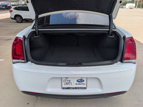 Used 2021 Chrysler 300 Touring w/ Sport Appearance Package RWD image 27