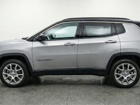 Used 2025 Jeep Compass Limited image 5
