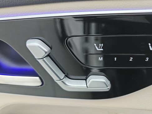 Used 2025 Mercedes-Benz GLC 300 image 28