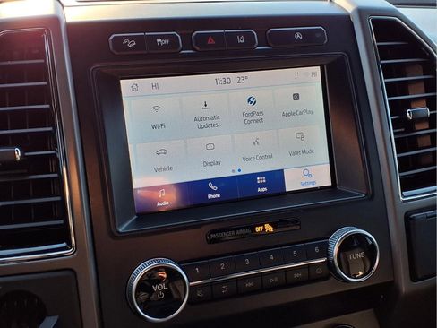 Used 2020 Ford Expedition XLT image 8