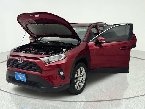 Used 2021 Toyota RAV4 XLE Premium FWD image 30