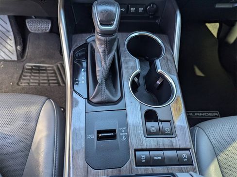 Used 2020 Toyota Highlander Limited image 30