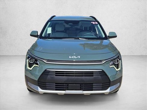 Used 2023 Kia Niro EX FWD image 2
