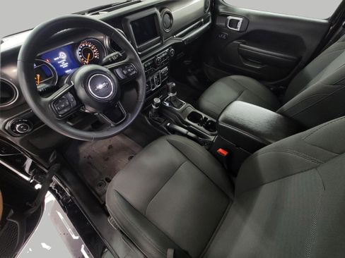 Used 2023 Jeep Gladiator Sport AWD/4WD image 8