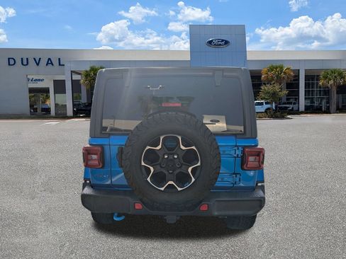 Used 2022 Jeep Wrangler Unlimited Rubicon 4xe AWD/4WD image 5