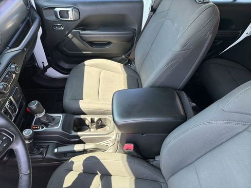 Used 2018 Jeep Wrangler Unlimited Sport S AWD/4WD image 37