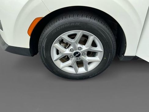 Used 2022 Kia Soul LX w/ Technology Package image 16