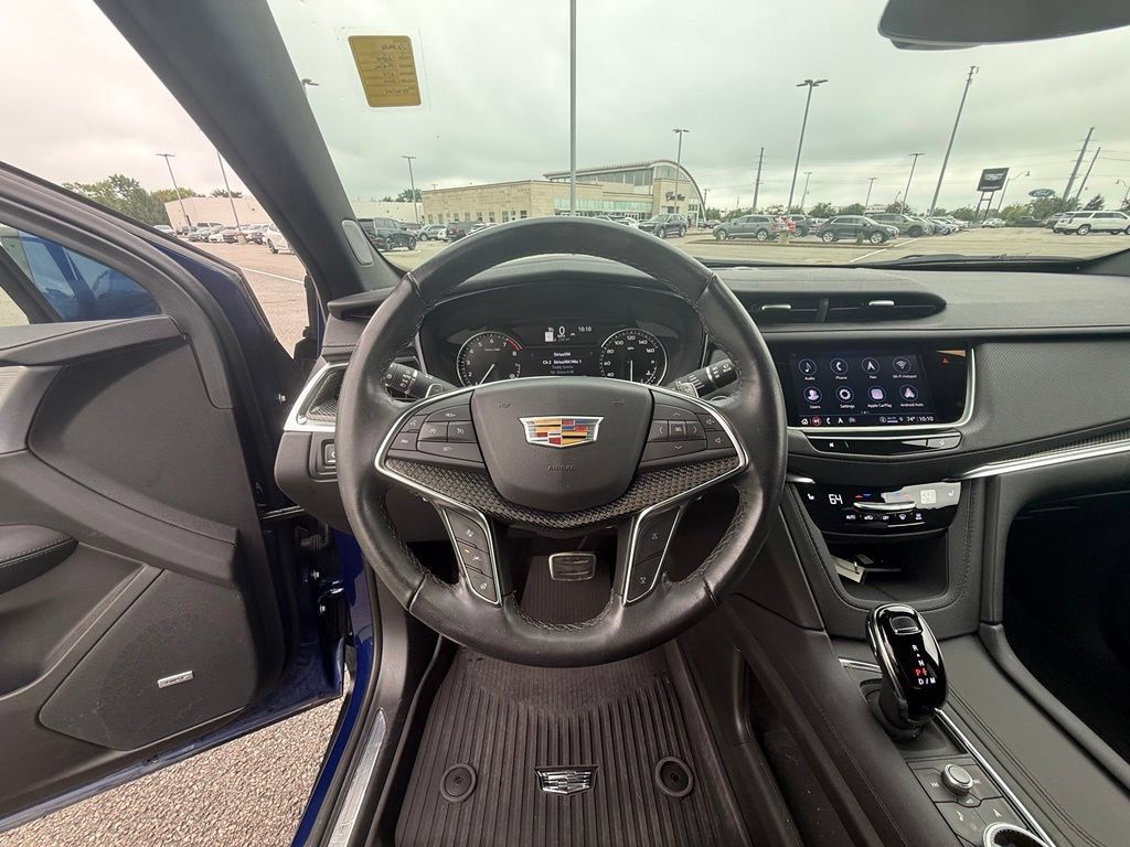 Certified 2024 Cadillac XT5 Sportv w/ LPO, Floor Liner Package AWD/4WD image 16