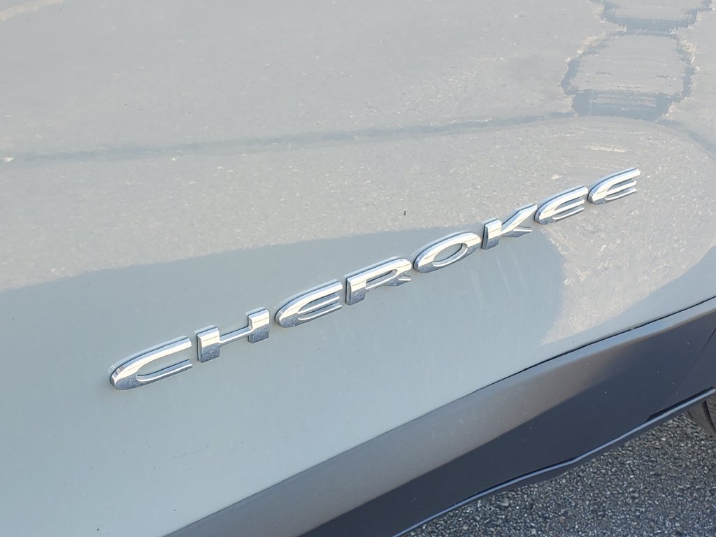 Used 2020 Jeep Cherokee Limited AWD/4WD image 31