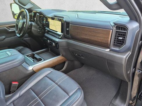 Used 2024 Chevrolet Silverado 2500 High Country w/ Technology Package AWD/4WD image 21