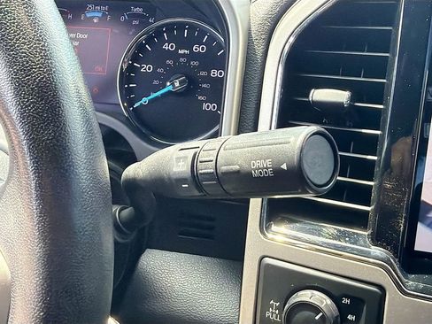 Used 2022 Ford F250 Lariat w/ Black Appearance Package AWD/4WD image 27