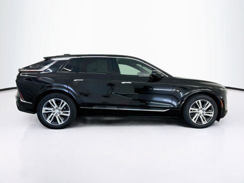 Used 2024 Cadillac Lyriq Tech AWD/4WD image 10