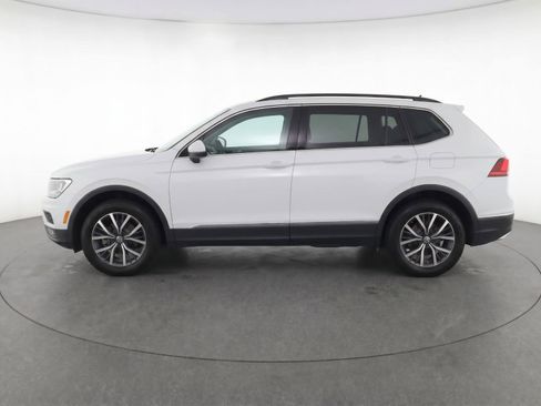 Used 2020 Volkswagen Tiguan SE w/ Panoramic Sunroof Package FWD image 6