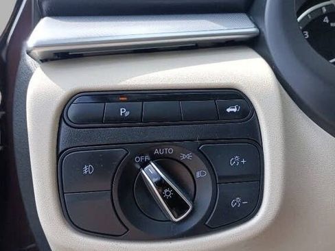 Used 2020 INFINITI QX50 Luxe w/ Navigation Package image 18