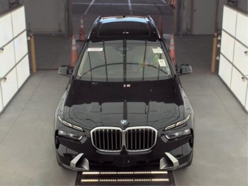 Used 2024 BMW X7 xDrive40i w/ Executive Package AWD/4WD image 2