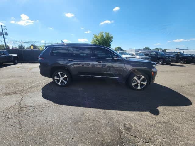 Used 2023 Jeep Grand Cherokee L Limited AWD/4WD image 10