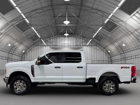 Used 2024 Ford F250 XLT w/ FX4 Off-Road Package AWD/4WD image 2