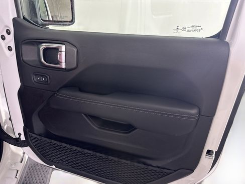 Used 2023 Jeep Wrangler Sahara w/ Cold Weather Group image 30