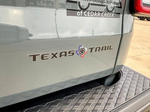 New 2025 Jeep Gladiator Sport image 18