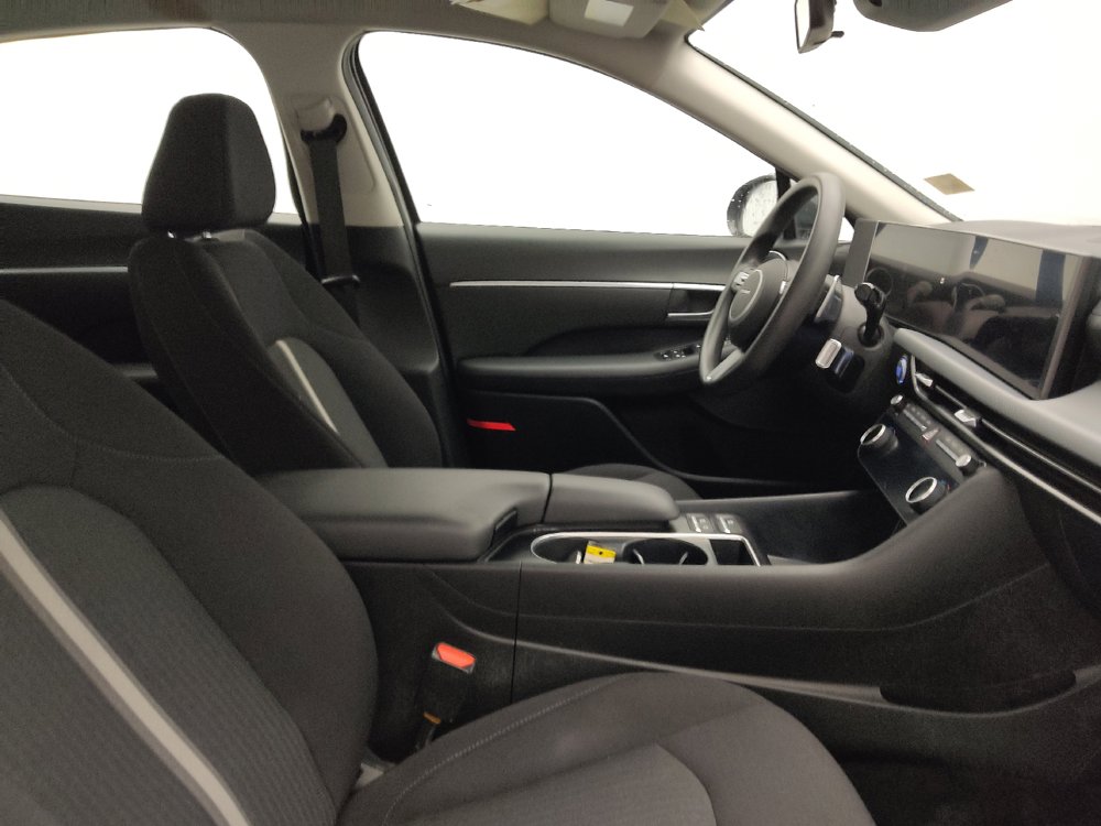 Used 2025 Hyundai Sonata SEL FWD image 21