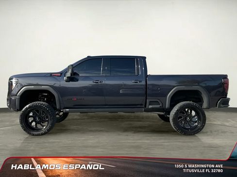 Used 2024 GMC Sierra 2500 AT4 w/ AT4 Premium Plus Package image 3