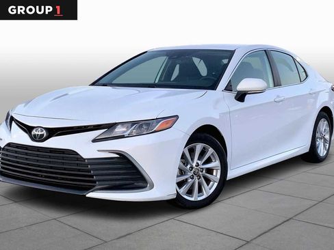 Used 2024 Toyota Camry LE image 1