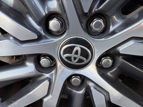 Used 2023 Toyota Camry XLE FWD image 30