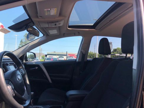 Used 2018 Toyota RAV4 XLE w/ Plus Extra Value Package AWD/4WD image 28