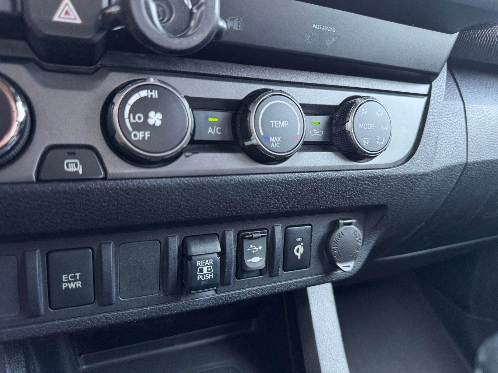 Used 2019 Toyota Tacoma TRD Off-Road AWD/4WD image 21