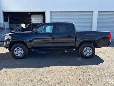 Used 2023 Toyota Tacoma SR image 2