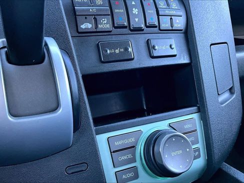 Used 2011 Honda Pilot Touring image 35