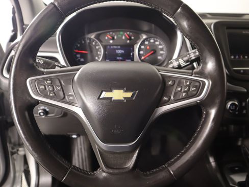 Used 2022 Chevrolet Equinox LT image 3