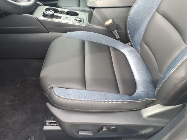 Used 2025 Ford Bronco Sport Outer Banks AWD/4WD image 16