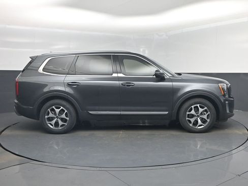 Used 2020 Kia Telluride EX image 2