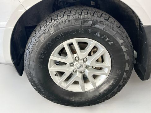 Used 2020 Nissan Frontier SV w/ SV Utility Package AWD/4WD image 11