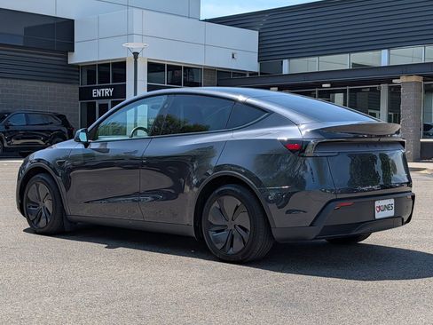 Used 2026 Tesla Model Y Long Range AWD/4WD image 7