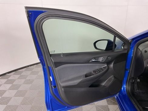 Used 2017 Chevrolet Cruze LT w/ RS Package image 12