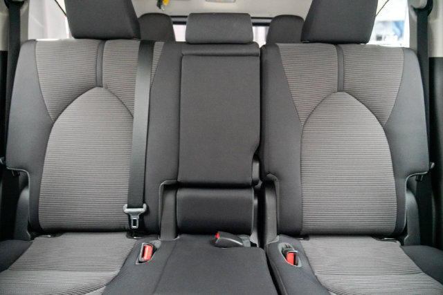 Used 2021 Toyota Highlander L AWD/4WD image 8