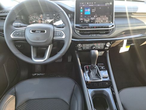 New 2026 Jeep Compass Latitude image 19