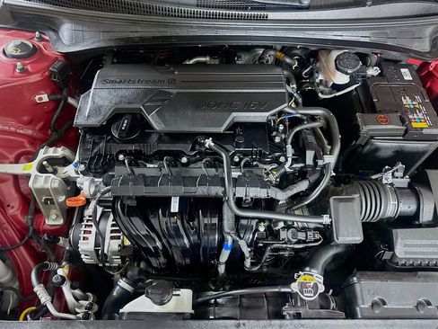 Used 2024 Hyundai Elantra Limited image 34