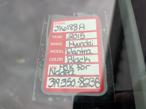 Used 2015 Hyundai Elantra SE image 22