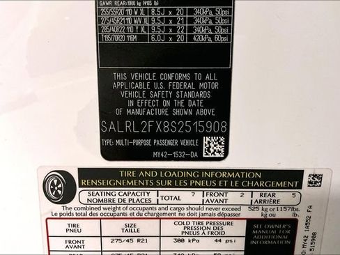 Certified 2025 Land Rover Discovery Dynamic SE image 34