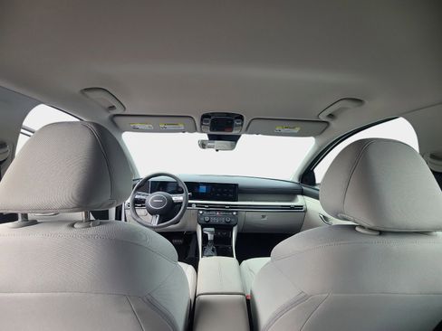Used 2025 Hyundai Tucson SE FWD image 8