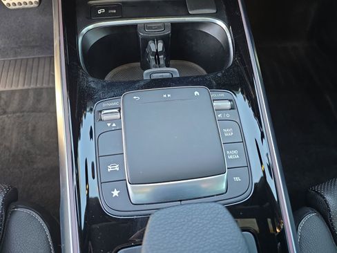 Used 2021 Mercedes-Benz GLB 35 AMG 4MATIC image 19